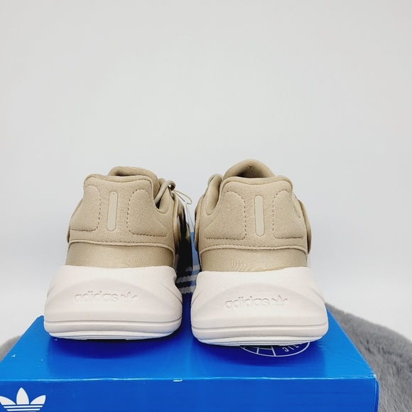 New Adidas Ozelia Women's Running Shoes Size 9 - Picture 7 of 8